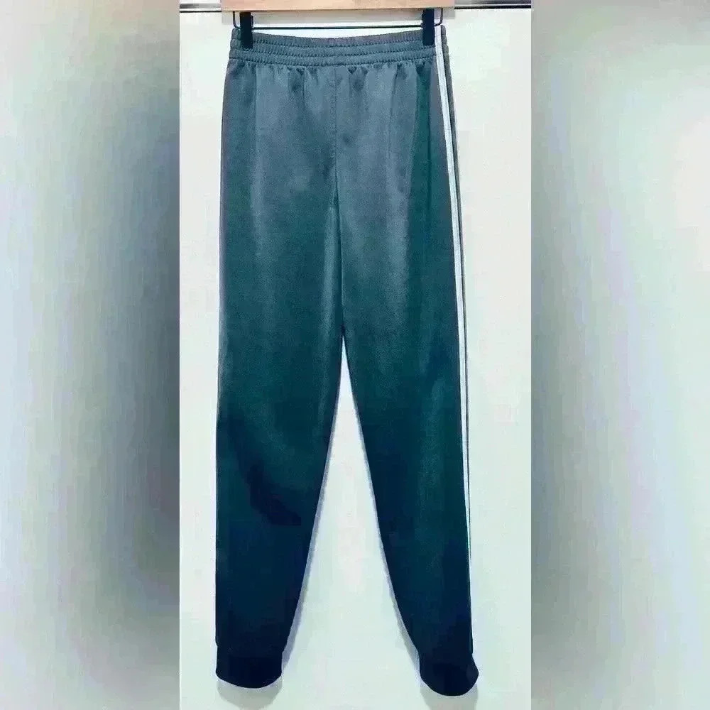 Adidas Iconic Tricot Jogger, Unisex Youth Size Large 14/16, Silver Gray - Picture 2 of 13